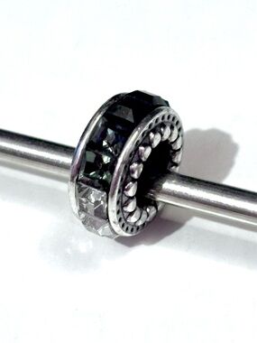 🆕Listing Brighton Spectrum Spacer in Black w black, gray, clear crystals Retired